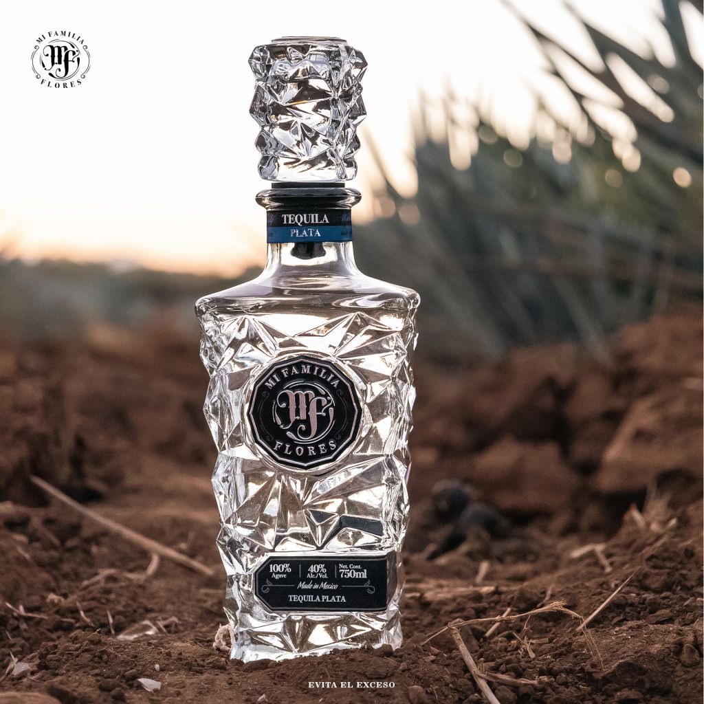 ¿Cuál es la diferencia entre tequila blanco, plata y cristalino?